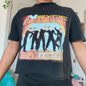 N-SYNC Graphic Crop Top 🔝